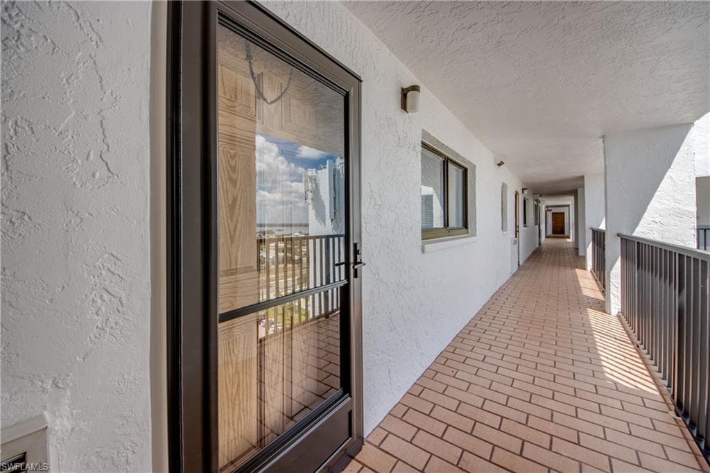 6400 Estero BLVD 1101-9