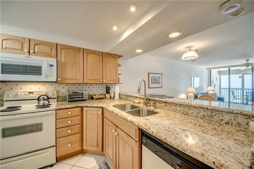 6400 Estero BLVD 1101-3