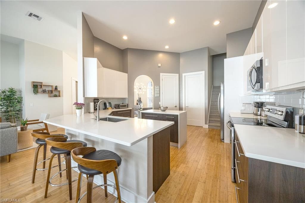 382 Burnt Pine DR-6