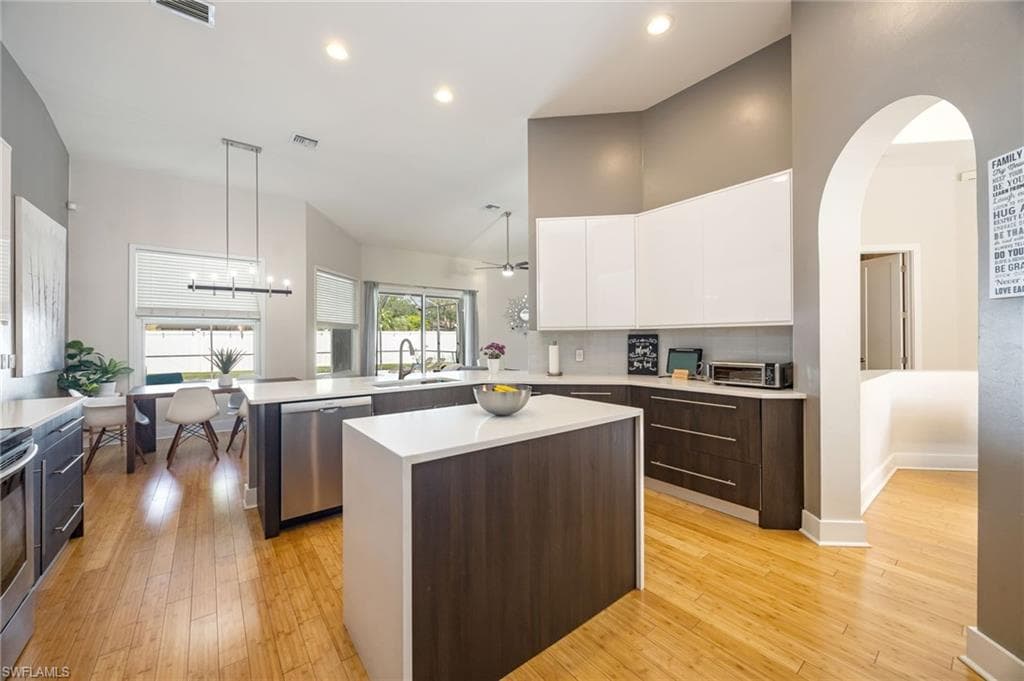 382 Burnt Pine DR-9