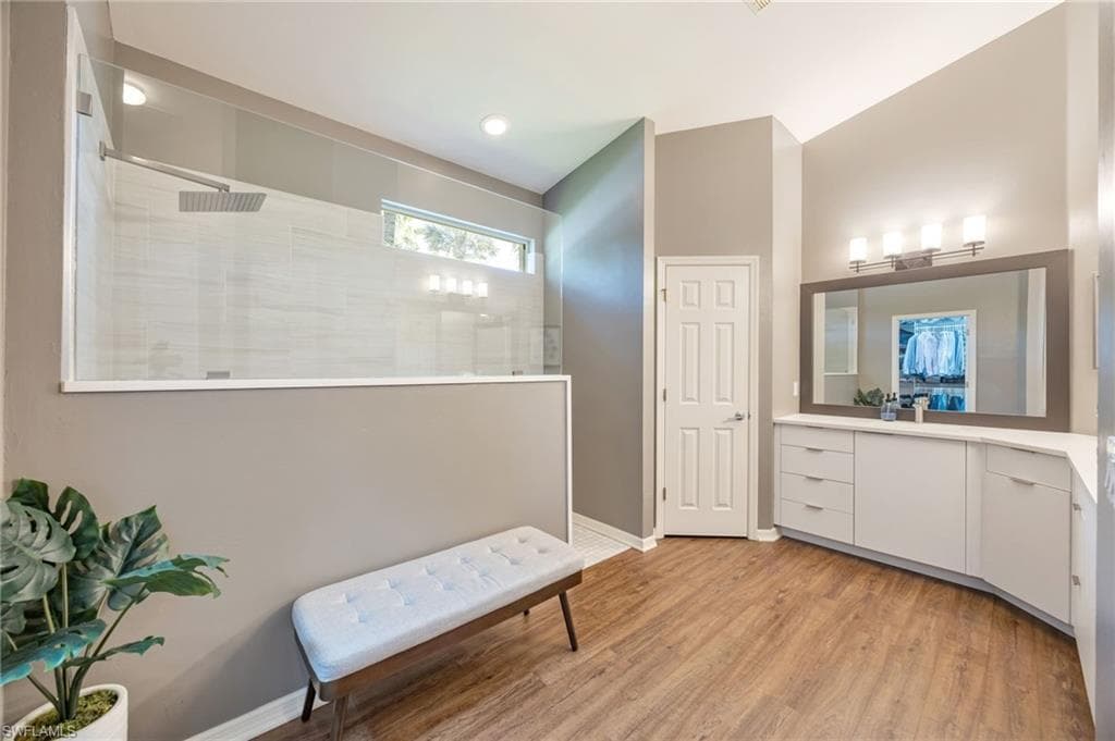382 Burnt Pine DR-14