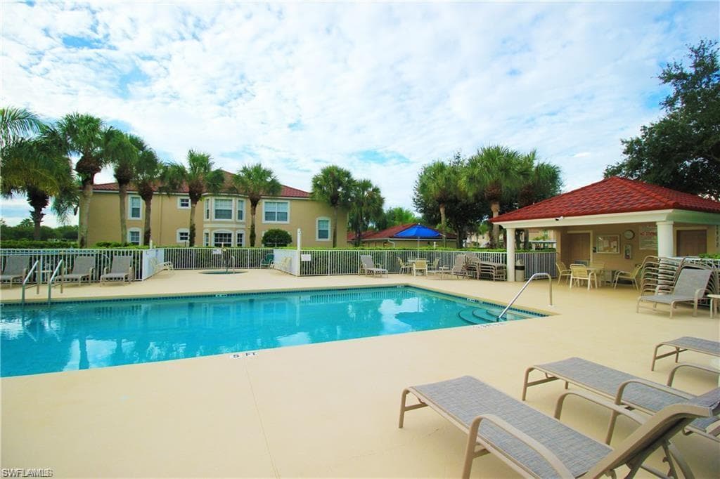 2925 Cypress Trace CIR 201-16