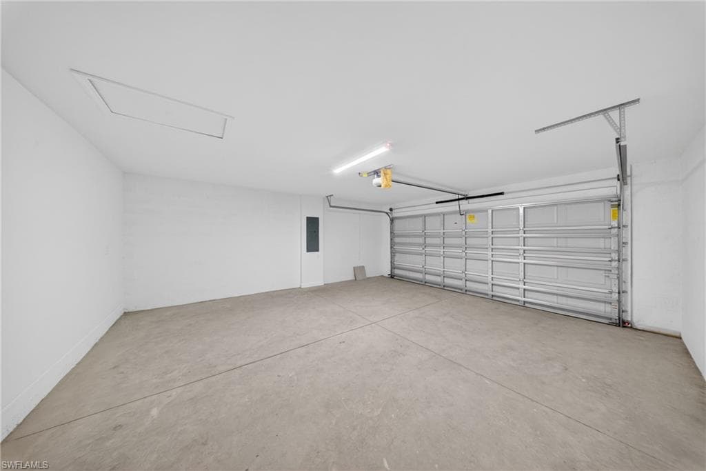 20559 Hazelnut CT S-17