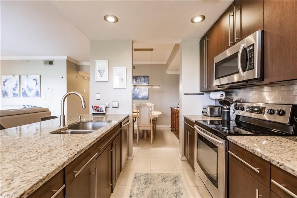 8331 Whiskey Preserve CIR 438-11