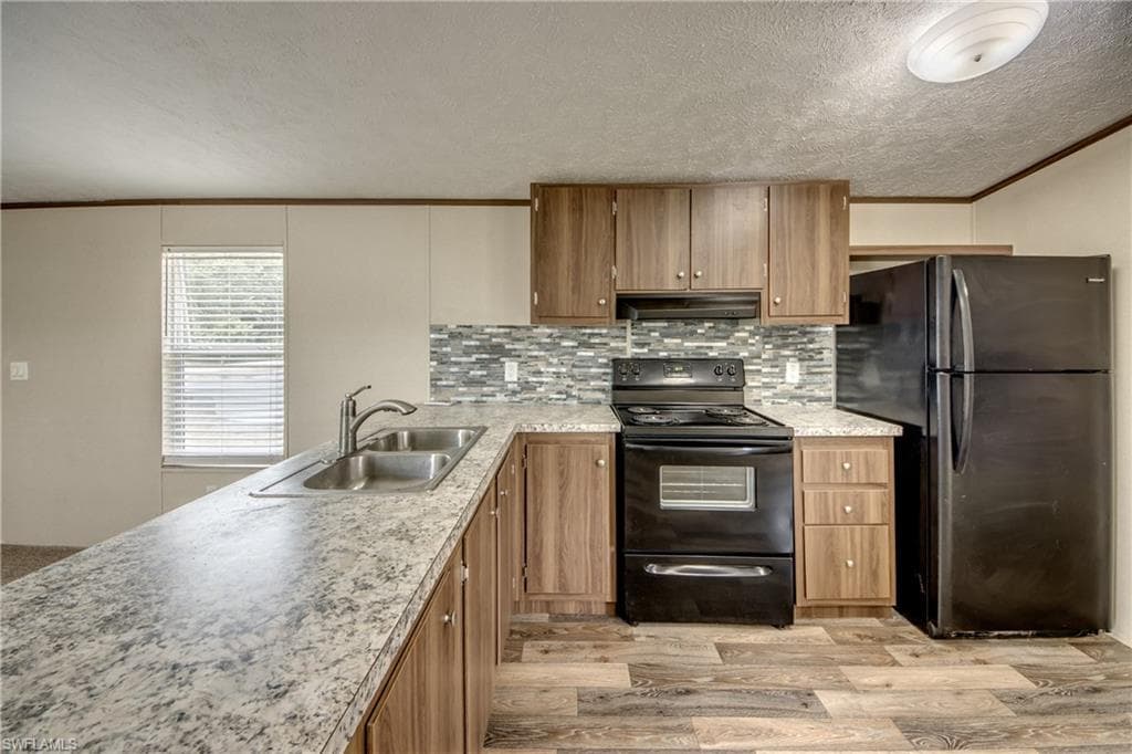 352 Sacramento ST-12
