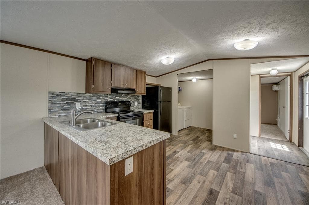 352 Sacramento ST-15