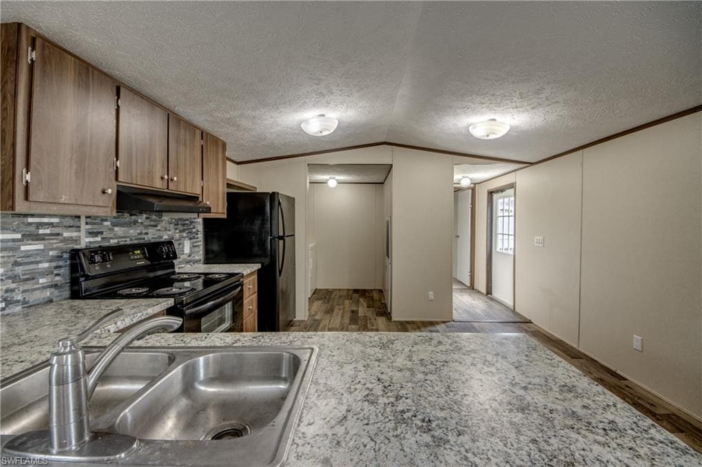 352 Sacramento ST-9