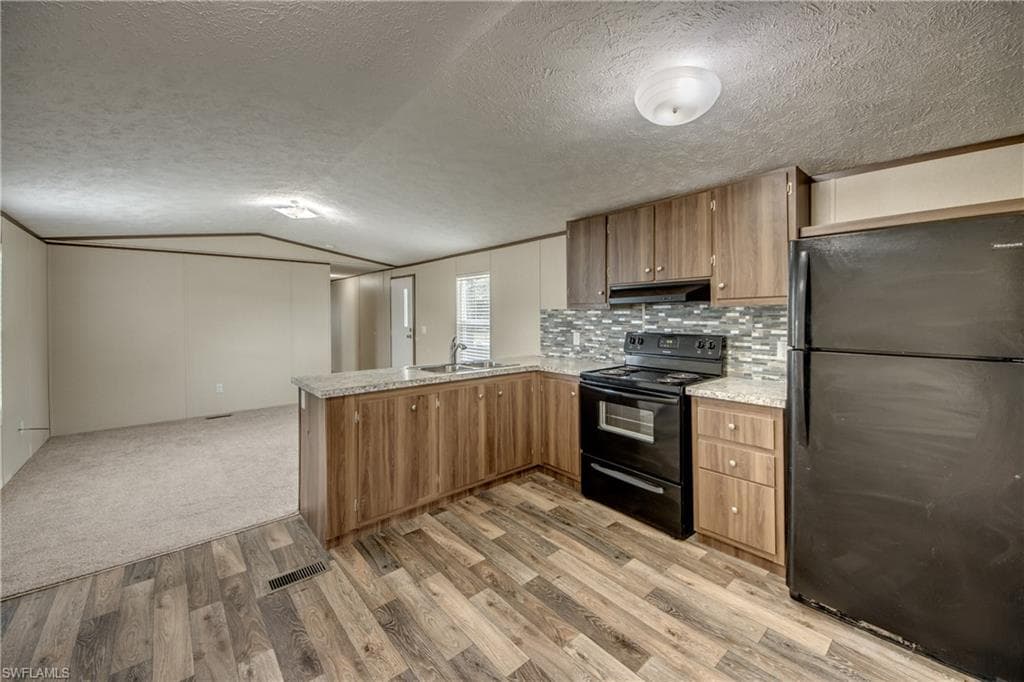 352 Sacramento ST-13