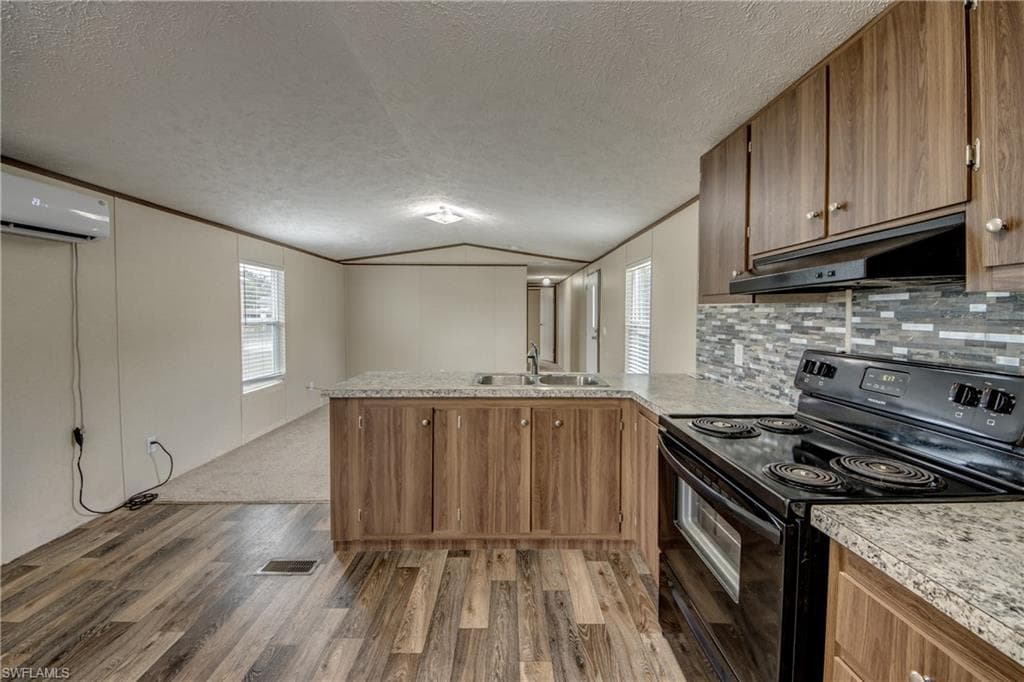 352 Sacramento ST-14