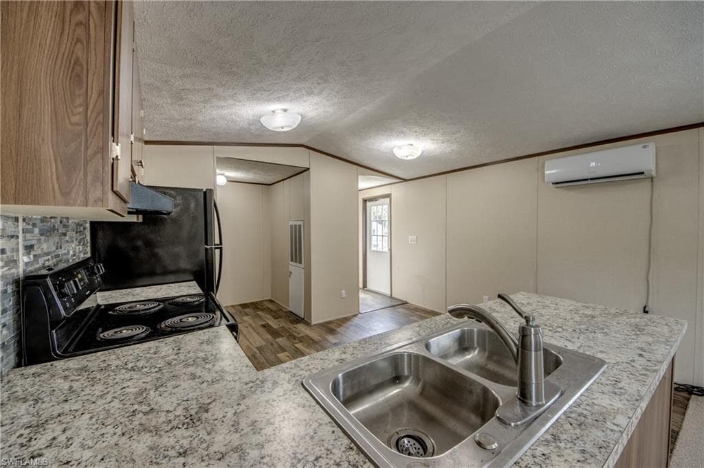 352 Sacramento ST-10