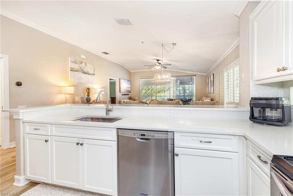 975 Tarpon Cove DR 204-1