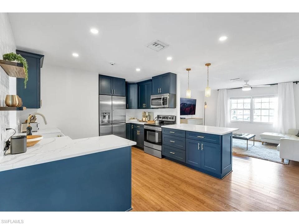 250 Willowick DR-5