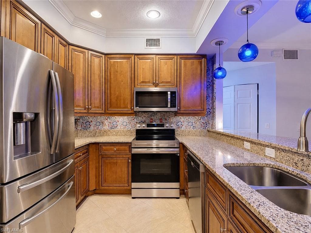1051 Winding Pines CIR 105-2