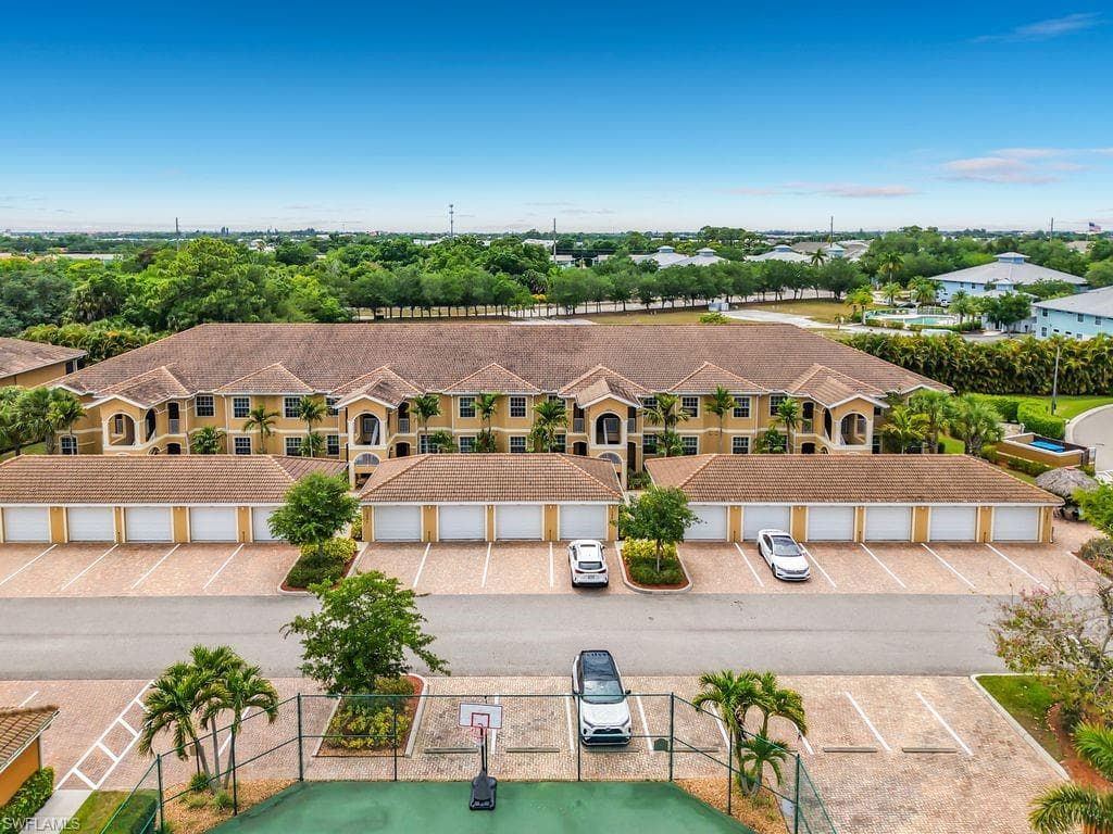 1051 Winding Pines CIR 105-28