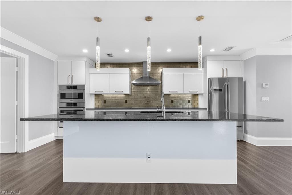 9882 Campbell CIR-37