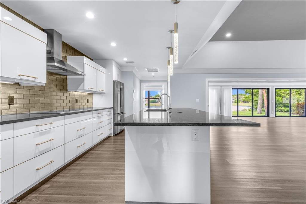 9882 Campbell CIR-44