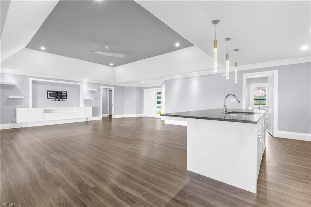 9882 Campbell CIR-43