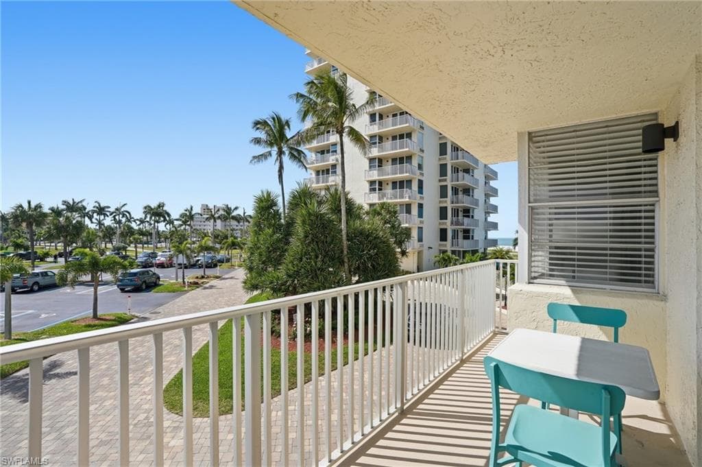7300 Estero BLVD 102-26