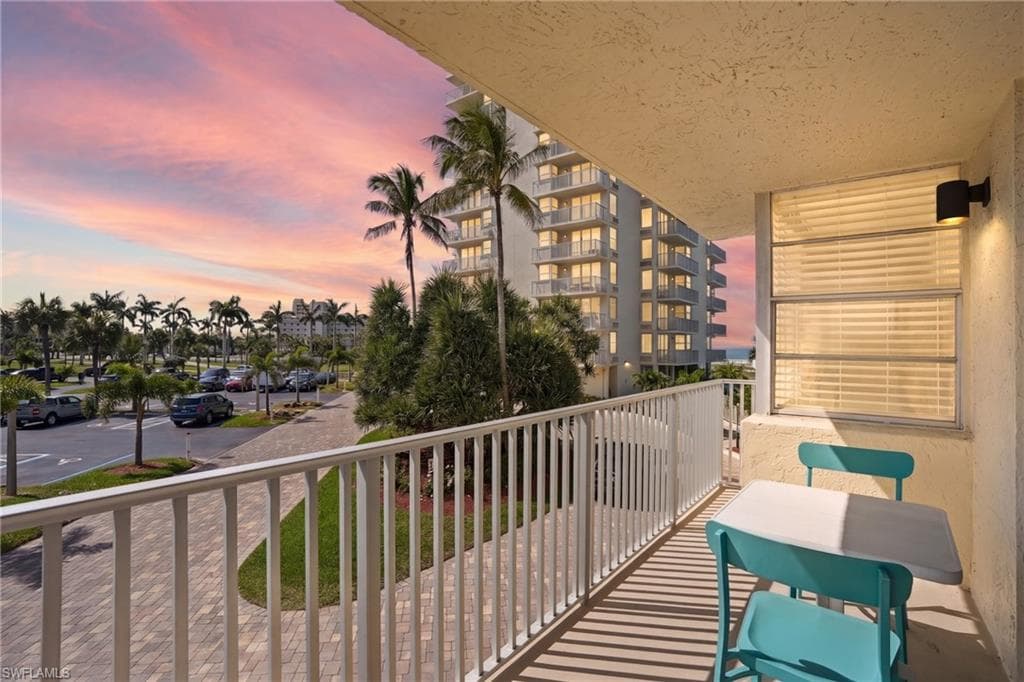 7300 Estero BLVD 102-46