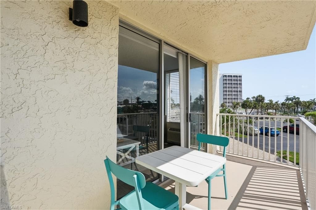 7300 Estero BLVD 102-9