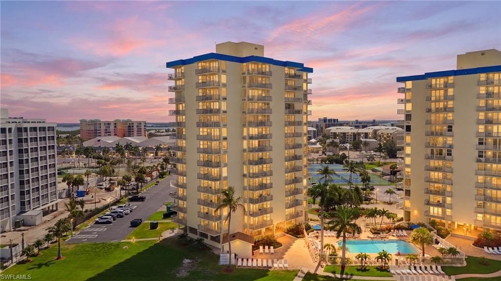 7300 Estero BLVD 102-48