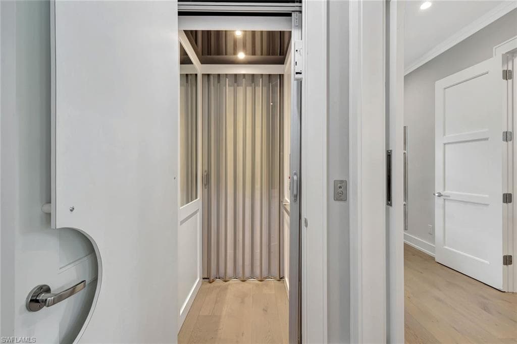 160 Broad AVE S-33