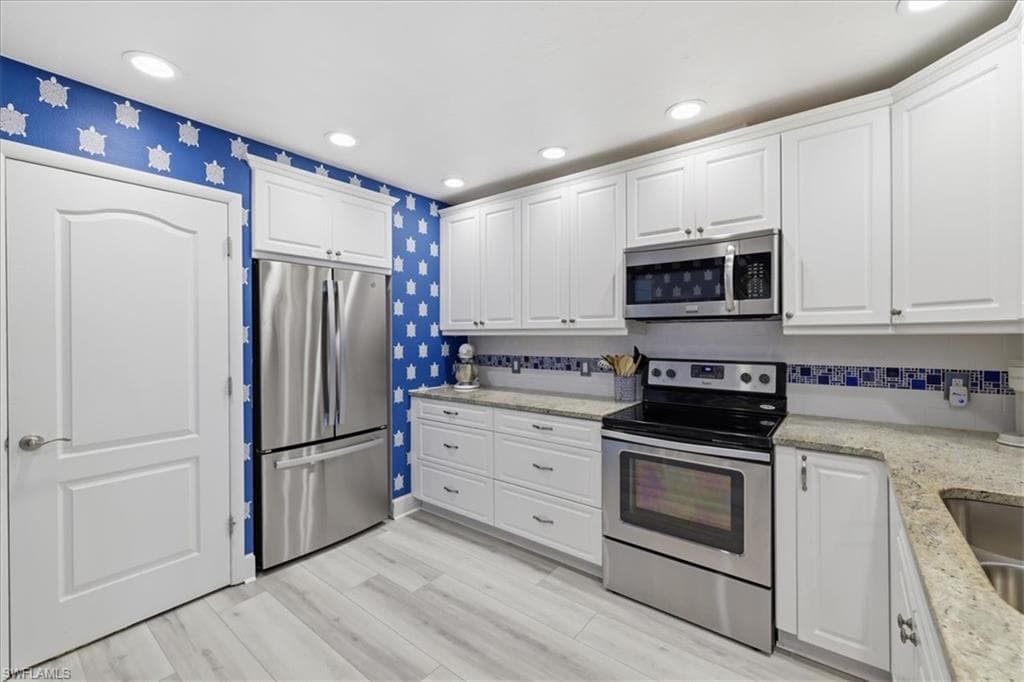 3356 N Key DR 7-9
