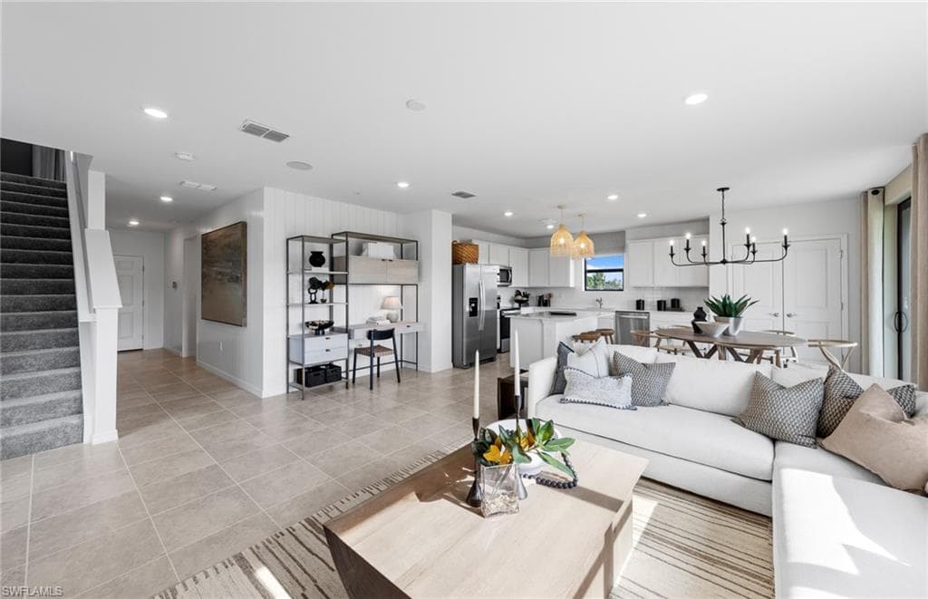 605 Oasis Lake PL-4