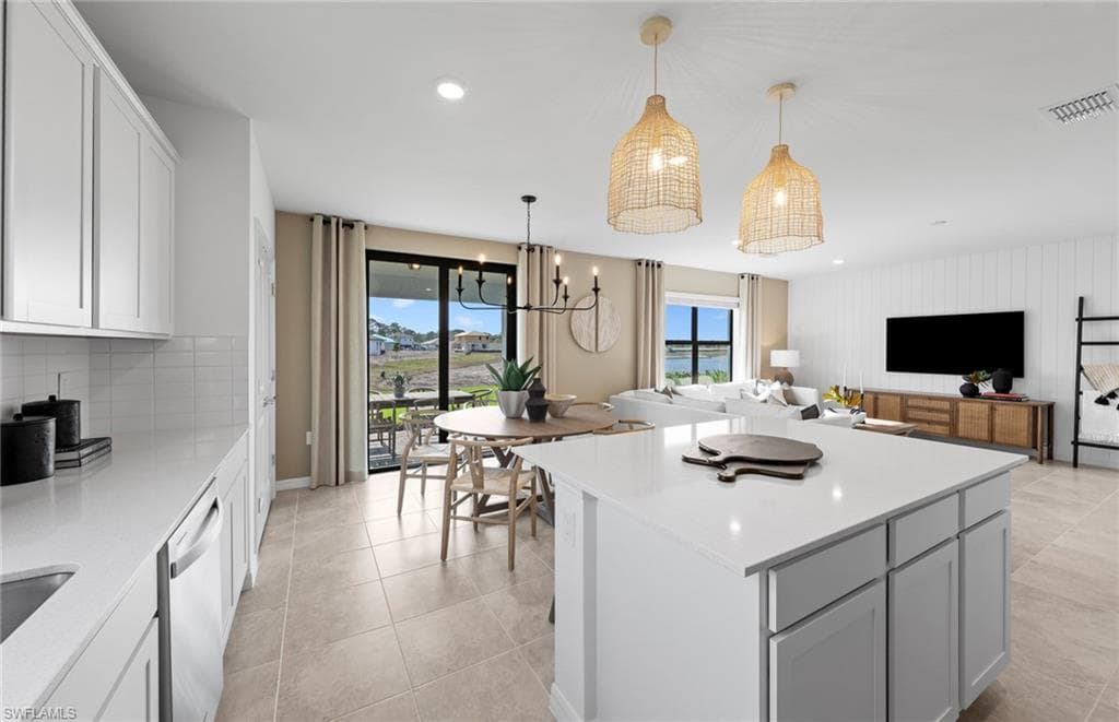 605 Oasis Lake PL-8
