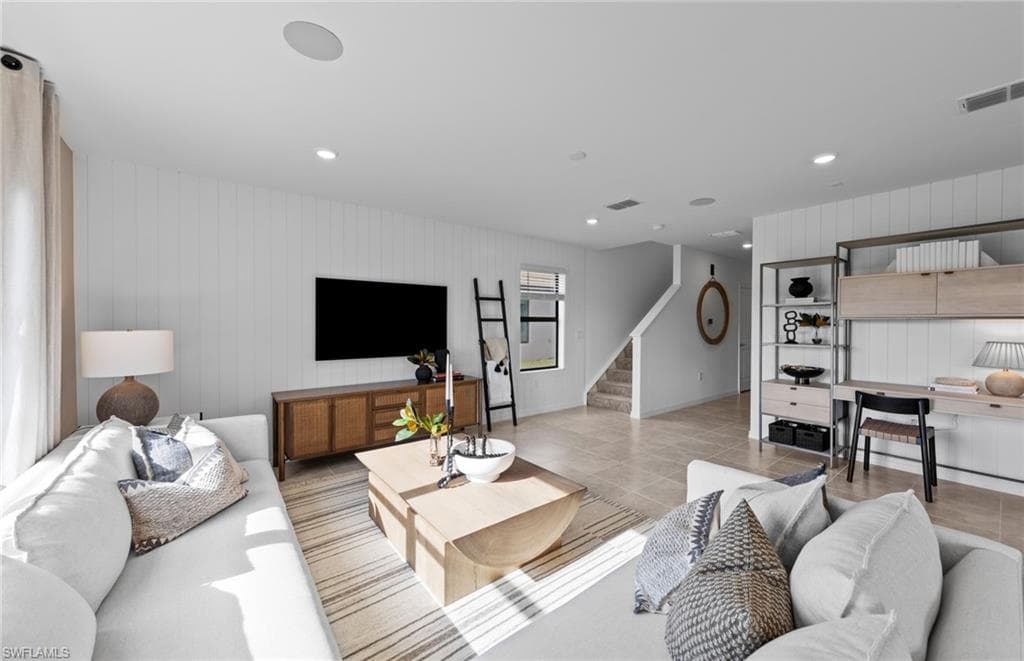 605 Oasis Lake PL-13