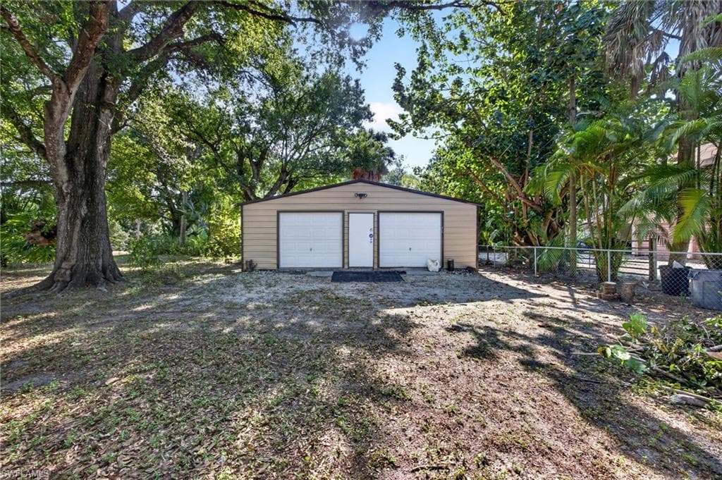 339 W Mariana AVE-32
