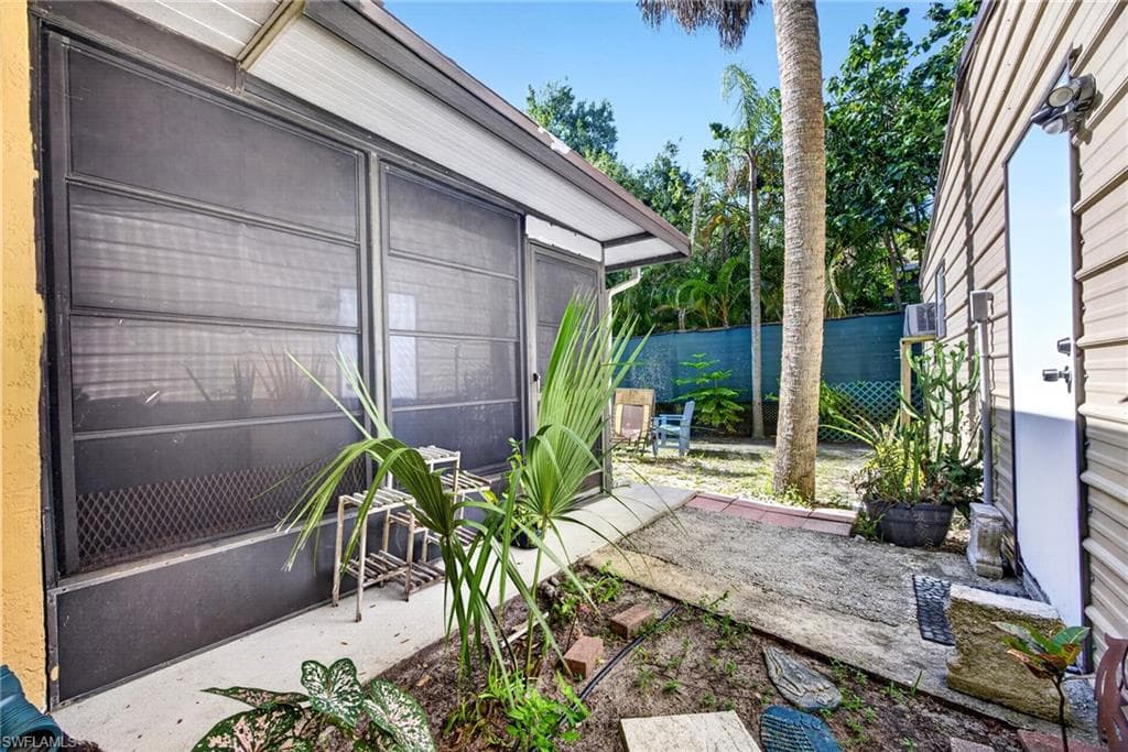 339 W Mariana AVE-30