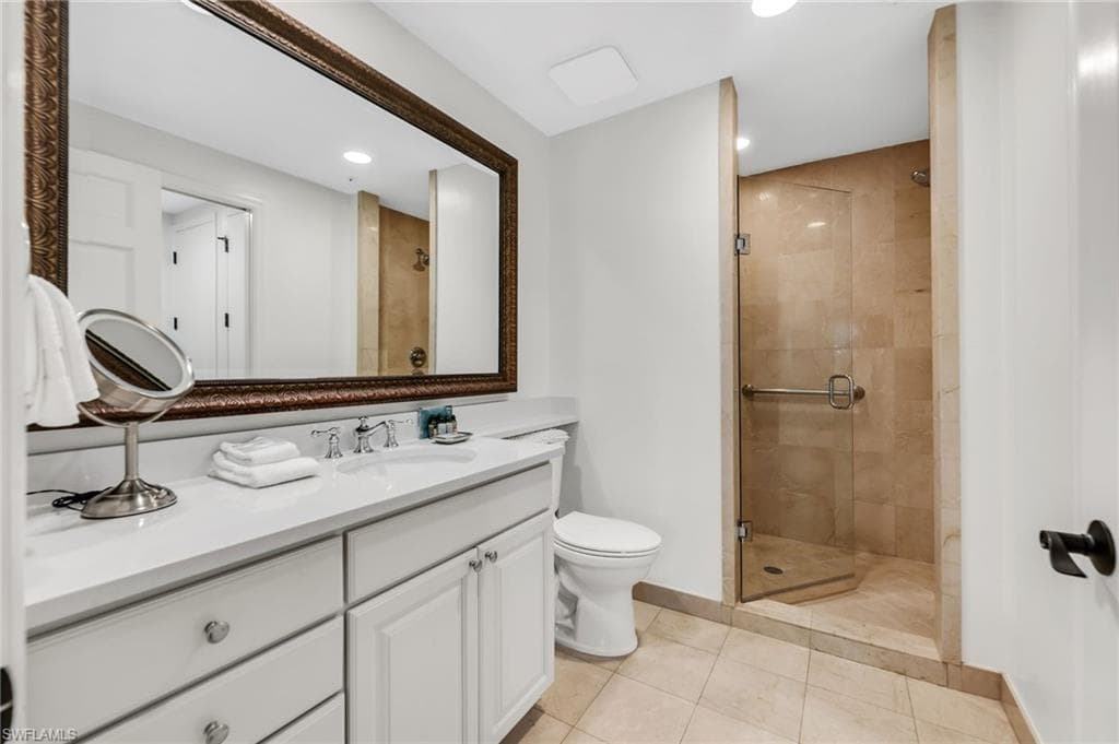 221 9th ST S 123-8