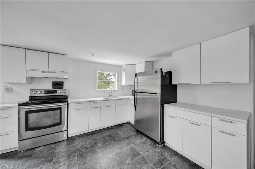 8106 Penny DR-12