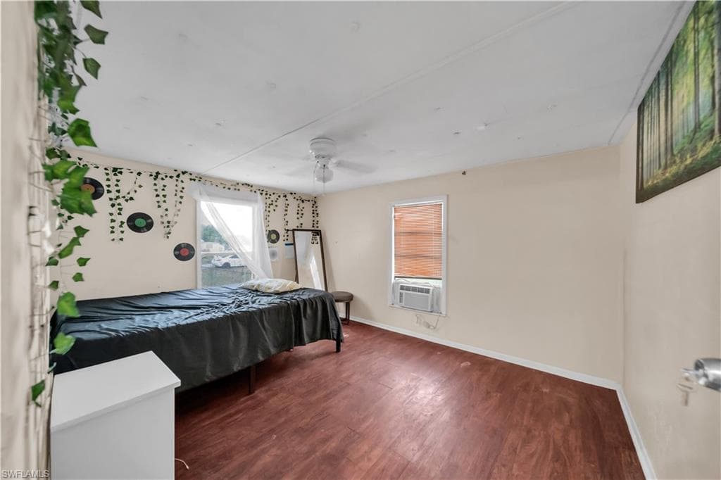 8106 Penny DR-16