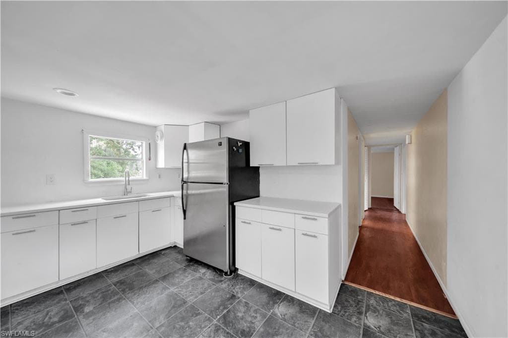 8106 Penny DR-11