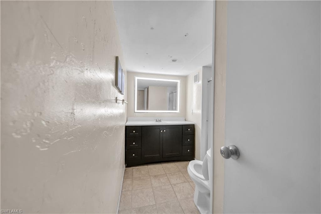8106 Penny DR-23