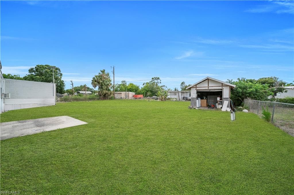 8106 Penny DR-29