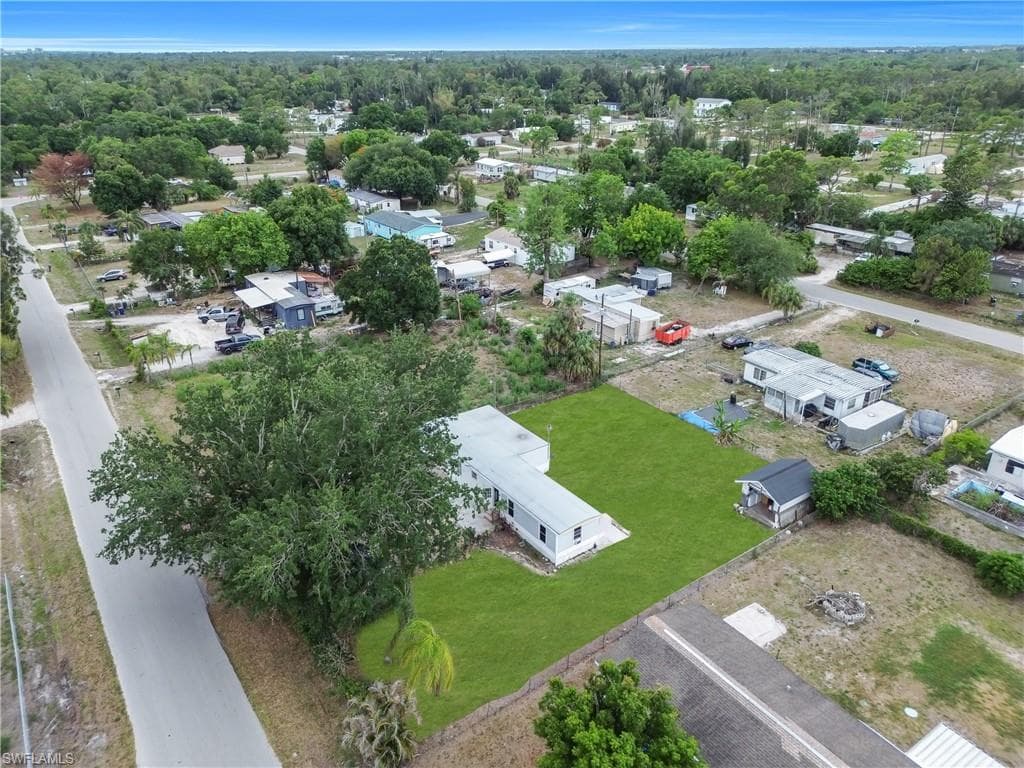 8106 Penny DR-32