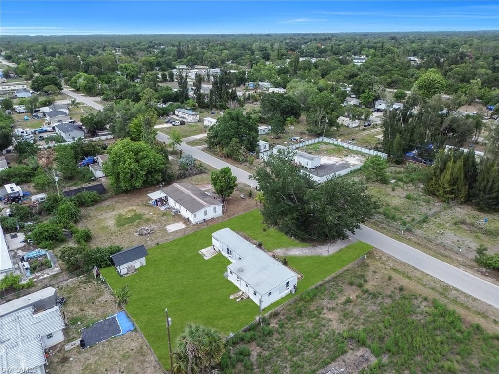 8106 Penny DR-36