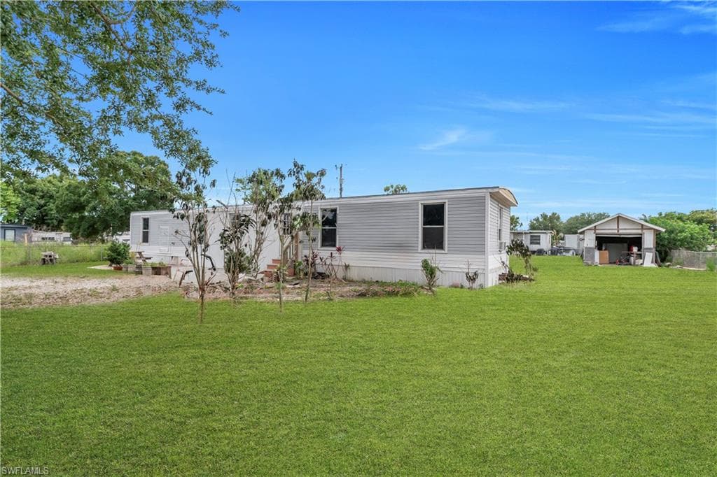 8106 Penny DR-3