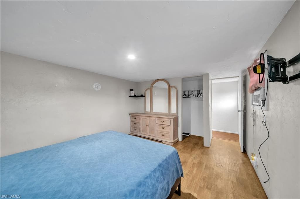 8106 Penny DR-20