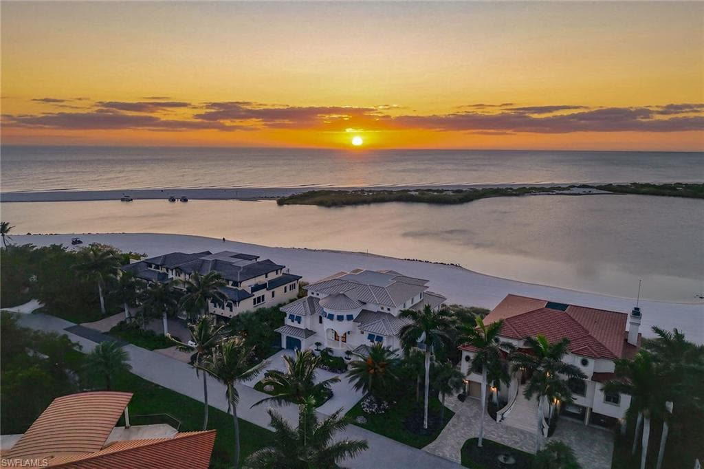 158 Beach DR-1