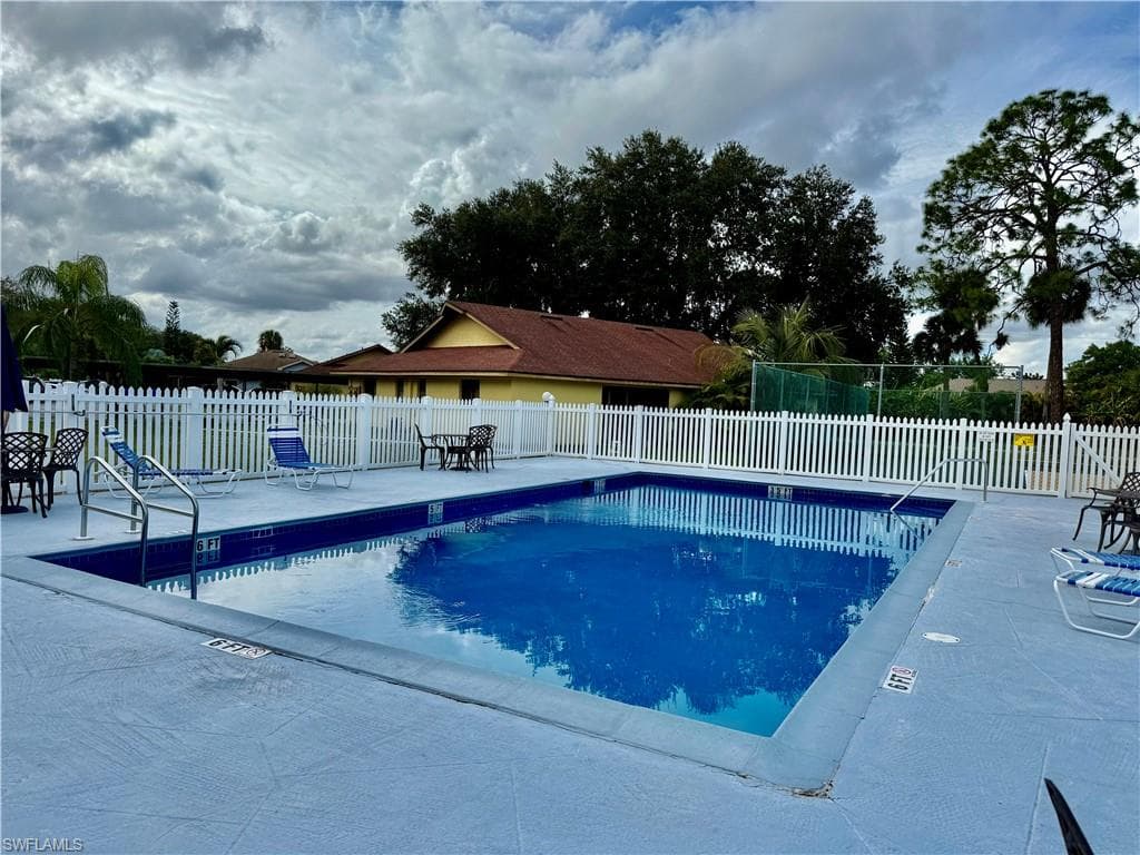 2133 Golfside Village DR-19