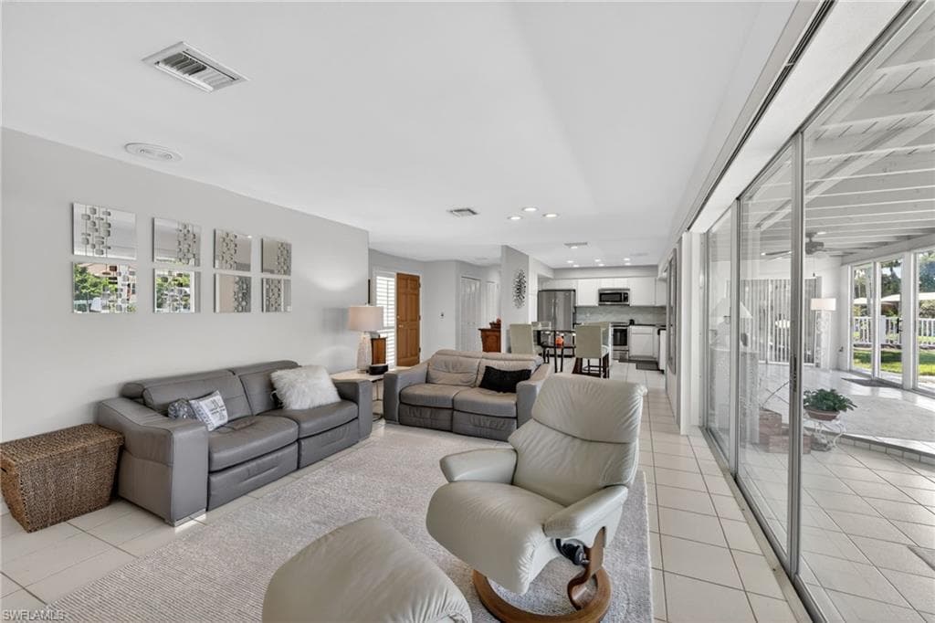 397 Parkway CT-12