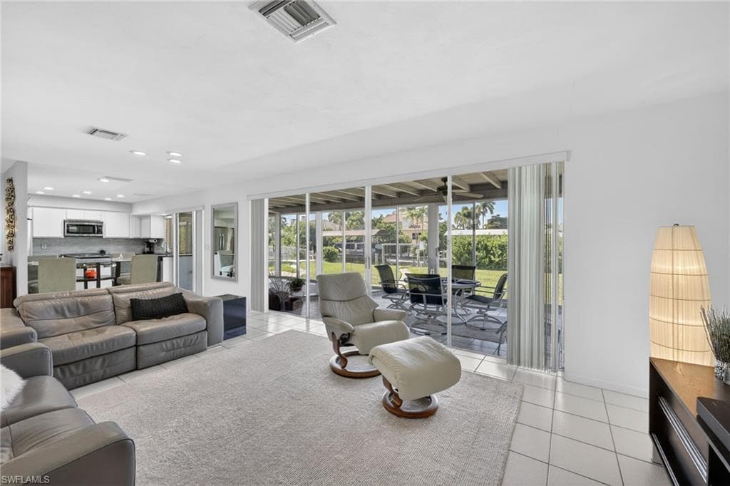 397 Parkway CT-14