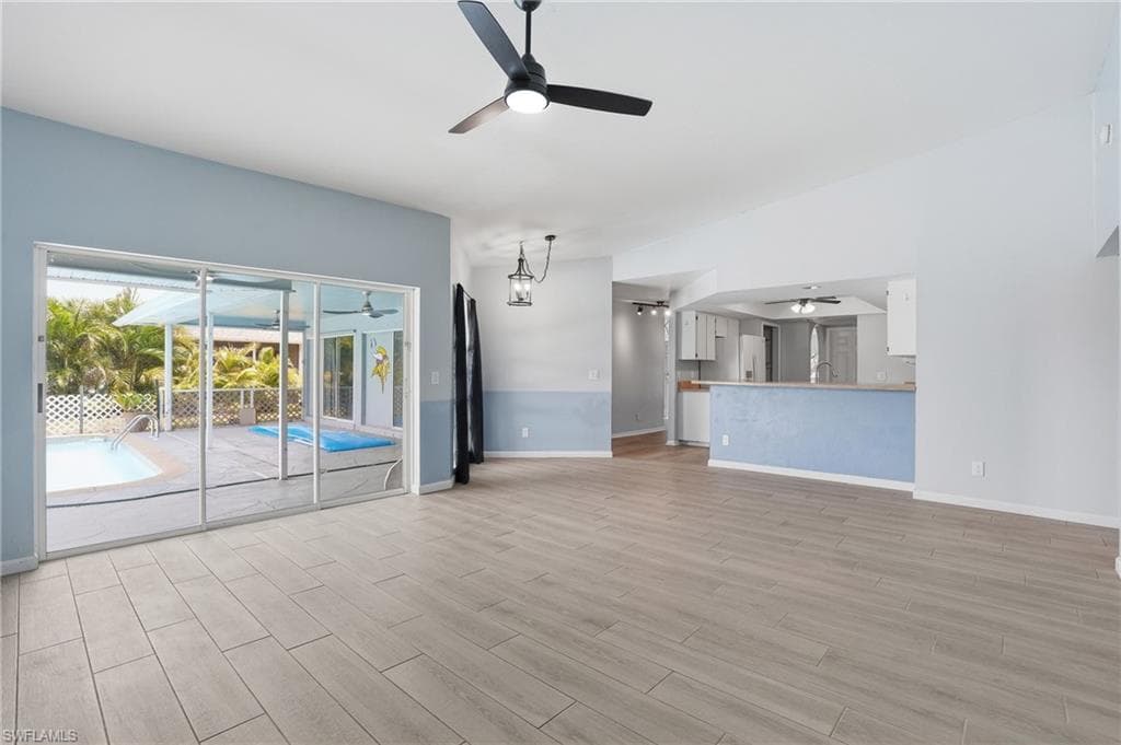 17306 Meadow Lake CIR-14