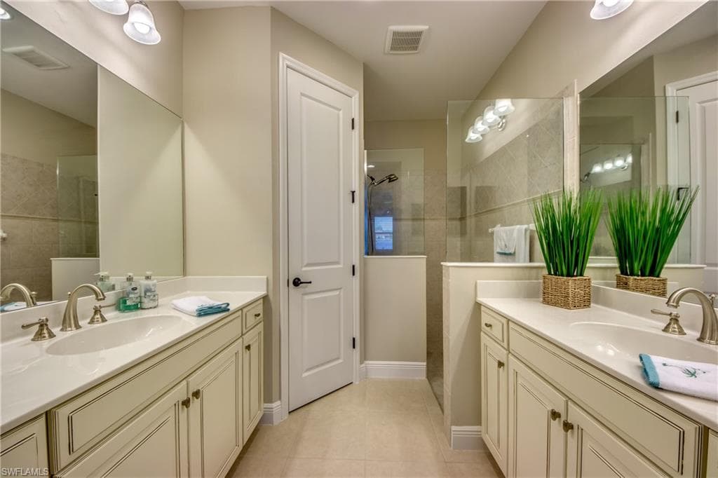 4420 Waterscape LN-12