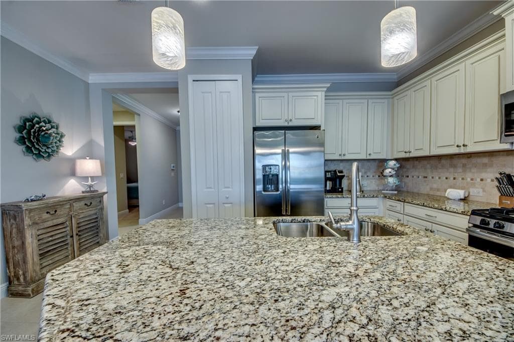 4420 Waterscape LN-9