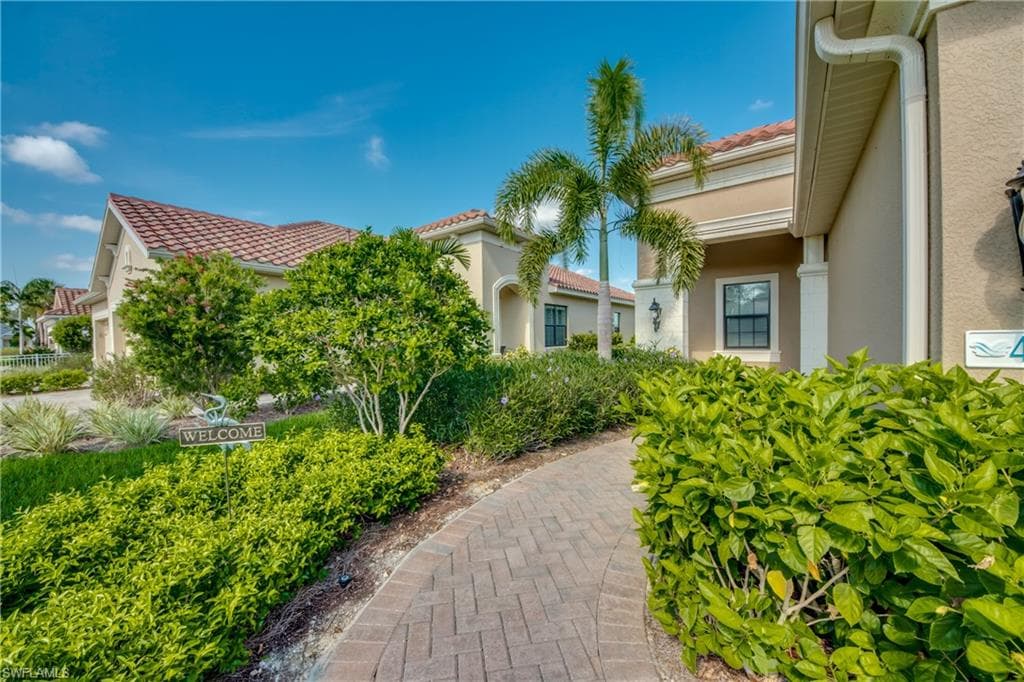 4420 Waterscape LN-18